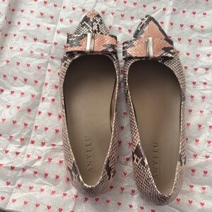 Anyi Lu Women's Snakeskin Flats - Cream and Brown